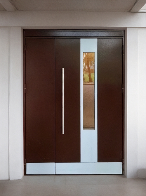 Коричневая остекленная дверь Коричневая остекленная дверь